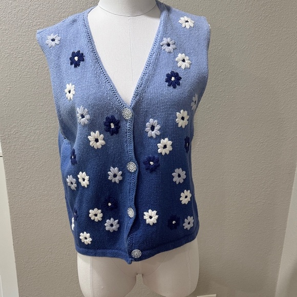 Ann Trinity Sweaters - Vintage Floral V-Neck Sweater Vest for Fall and Spring Layering